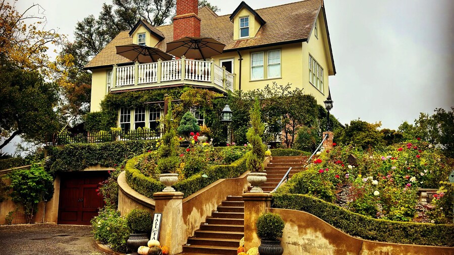 The Inn on Knowles Hill