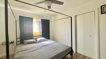 2 bedrooms, iron/ironing board, free WiFi, bed sheets