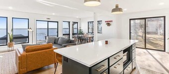 Upscale House on Crystal Clear Shell Lake