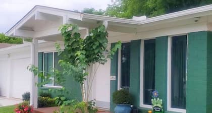 Austin Uncommon Room Rentals