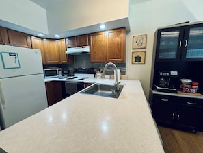 Fridge, microwave, oven, stovetop - Country Apartment Rental in an Outdoor Paradise! (Mount Carroll)