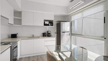 Apartment, 2 Schlafzimmer | Eigene Küche | Kühlschrank, Mikrowelle, Wasserkocher, Toaster