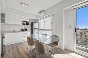 Apartment, 2 Bedrooms | Private kitchen | Fridge, microwave, electric kettle, toaster - La Vie Suite Barrio Norte  (Buenos Aires)
