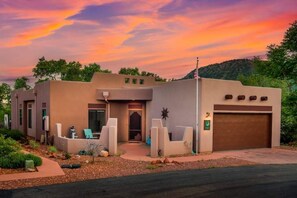 Exterior - “Sedona Bliss” :Dog & Kid friendly, Hot Tub! (Sedona)