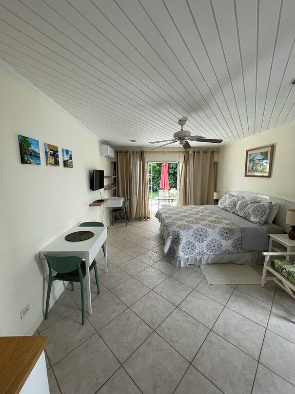 Charming Ground-floor Studio In South Coast Barbados - Worthing