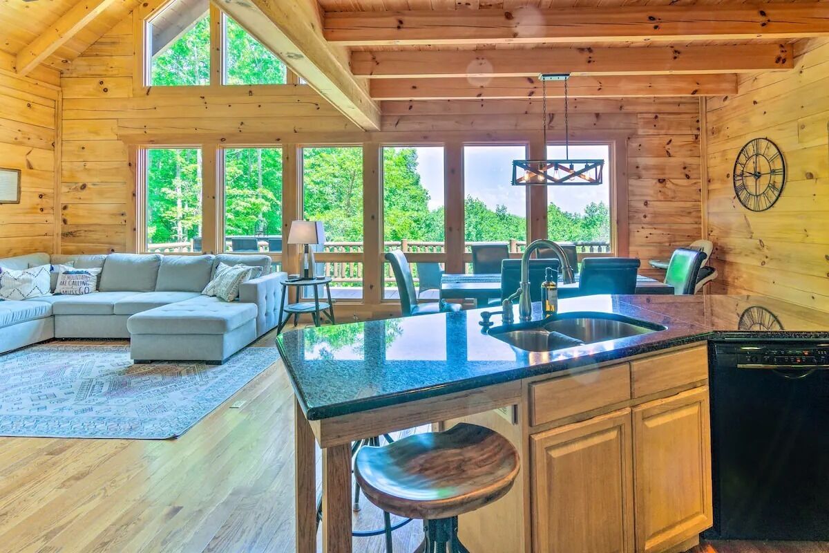 TV connectée, cheminée, lecteur de DVD