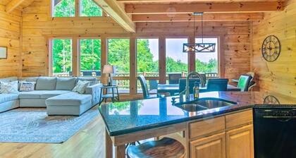 Ridgetop View Cabin ~ Pet-Friendly w/ Hot Tub!