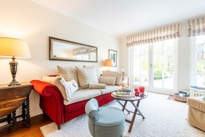 Télévision, lecteur de DVD, chaîne hi-fi