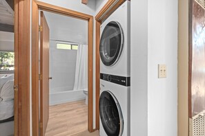 3 habitaciones, tabla de planchar con plancha y wifi gratis 