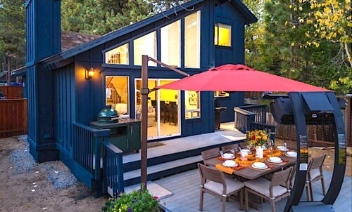 Waves End Lakefront By Tahoe Getaways w Private Sandy Beach + Walk to Town!