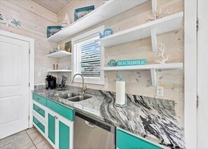 Interior - Feelin' Tip-Sea -Short Walk to Sandfest! Pets, Pool ,Game Room, & Boat Parking! (Port Aransas)