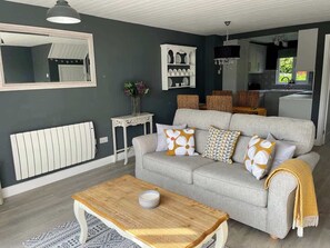 TV, DVD player, offices