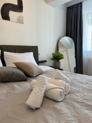 1 habitación, tabla de planchar con plancha, wifi y ropa de cama 