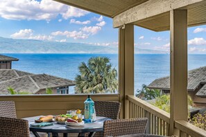 2 bedrooms, desk, Internet - Kapalua Ridge Villas 1423 (Lahaina)