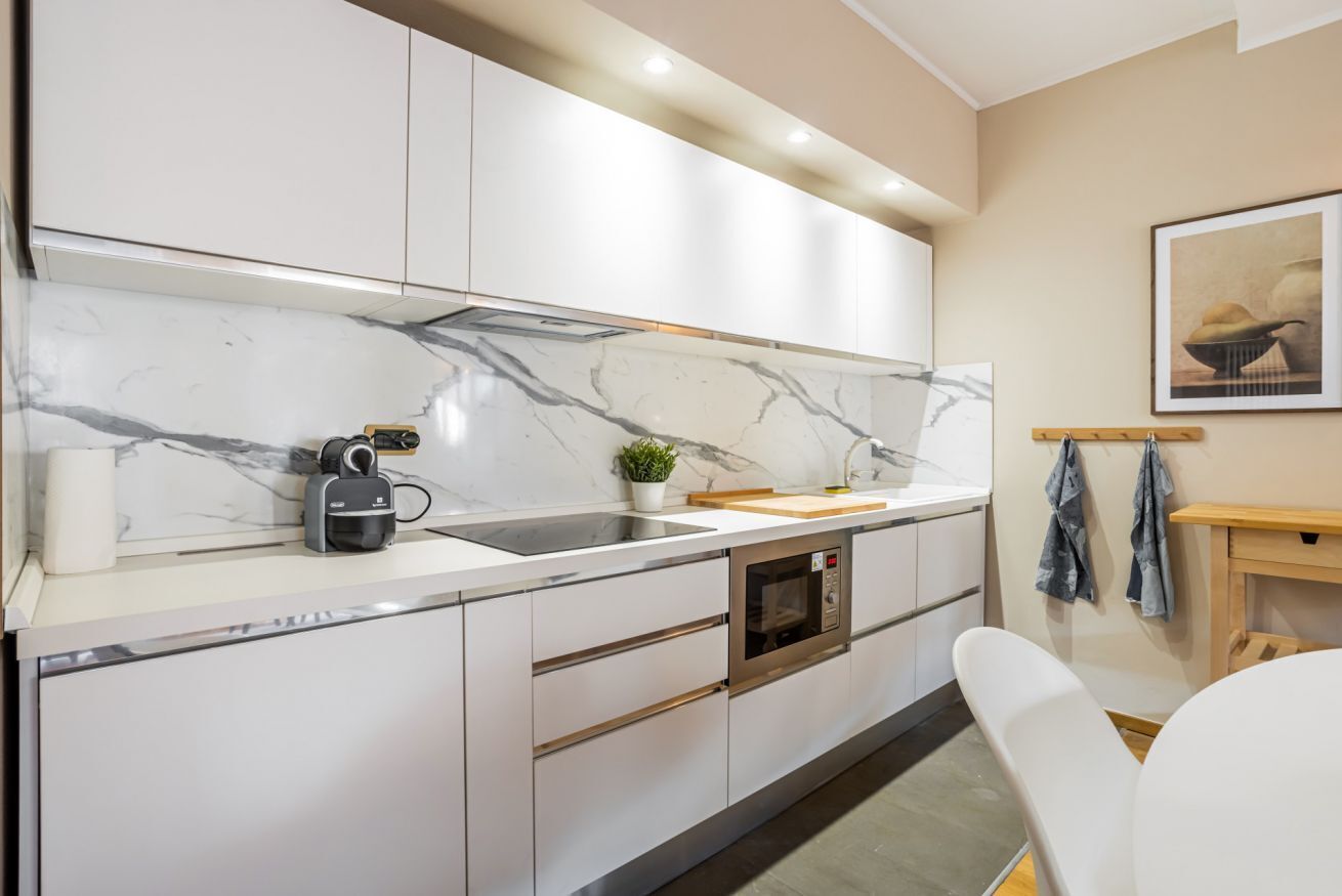 Microondas, parrilla de estufa y lavavajillas 