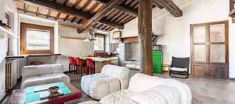 Historic Perugia Apartment with Rooftop Views