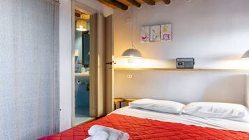 2 Schlafzimmer, BĂŒgeleisen/BĂŒgelbrett, WLAN, BettwĂ€sche