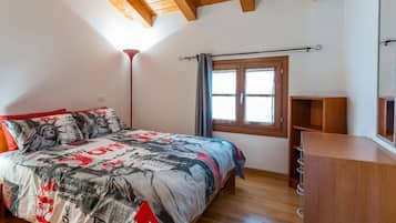 1 bedroom, iron/ironing board, Internet, bed sheets