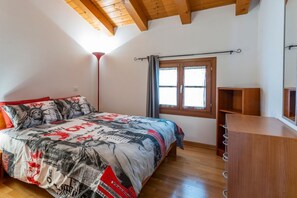 1 bedroom, iron/ironing board, Internet, bed sheets