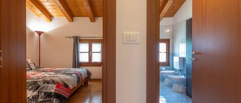 1 soveværelse, strygejern/strygebræt, internetforbindelse, sengetøj