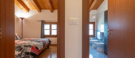 1 makuuhuone, silitysrauta/-lauta, internet, vuodevaatteet