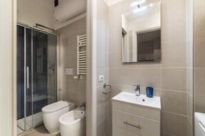 Dusche, Bidet