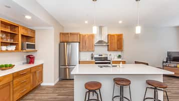 Køleskab, mikrobølgeovn, ovn, opvaskemaskine