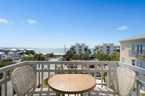 Outdoor dining - WOW! Water View Corner Unit, Free Wine + Bottled Water Arrival Gift (Santa Rosa Beach)