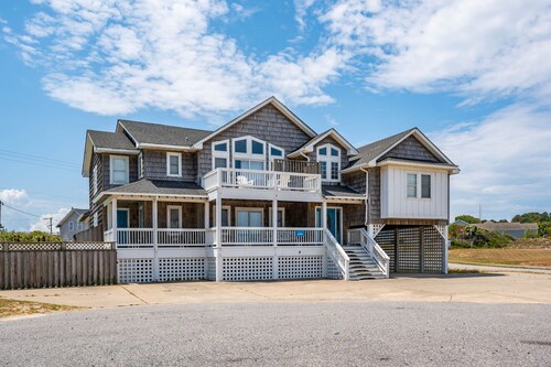 Sea You Soon: Semi-Oceanfront, Private Pool, Dog Friendly, Hot Tub and Game Room!
