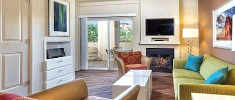 Smart TV, fireplace, DVD player, ping pong