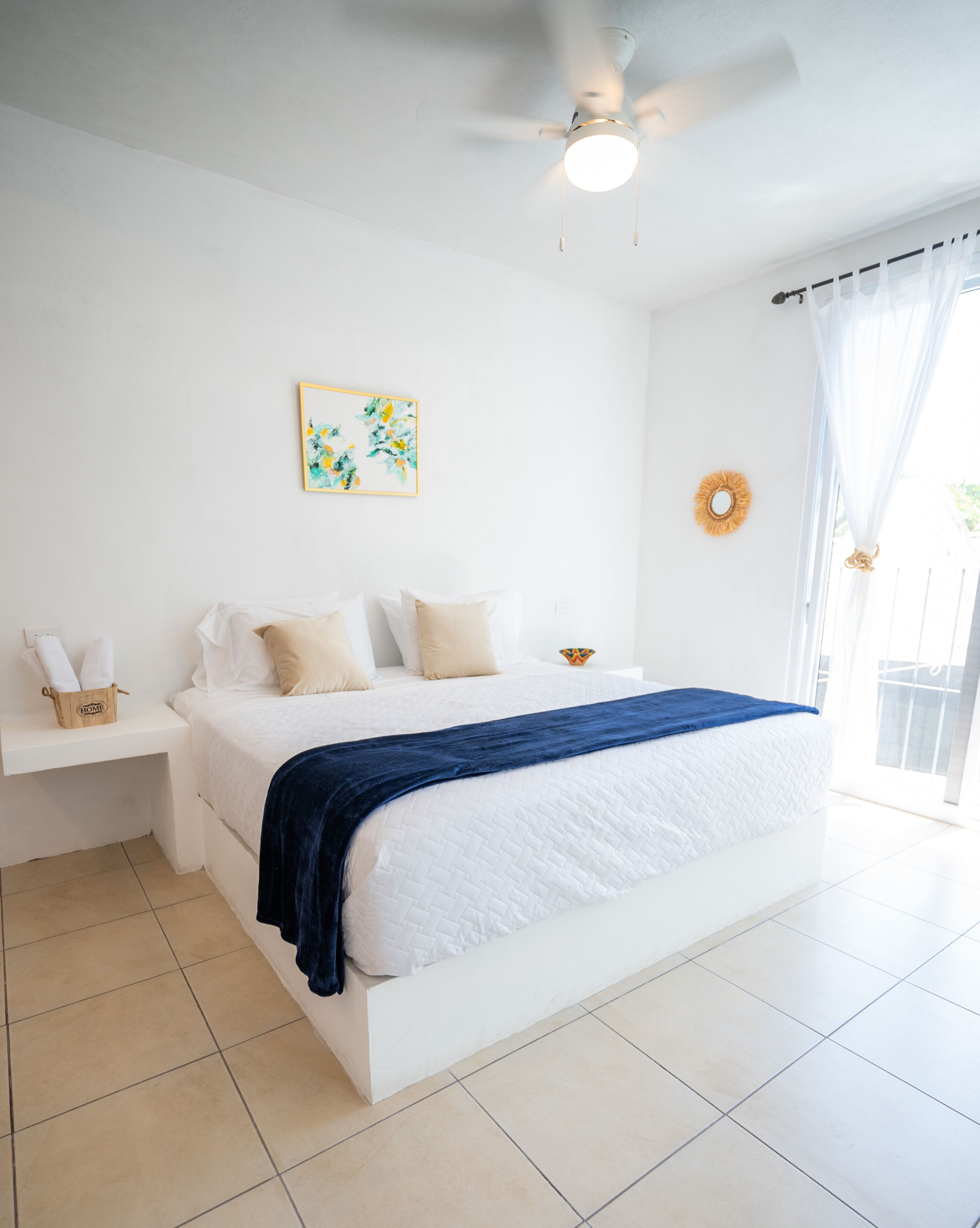 3 室のベッドルーム、WiFi (無料)、ベッドシーツ、車椅子でアクセスできる設備