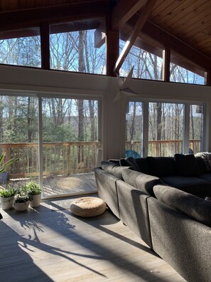 Interior - Bright Cottage with Sauna & Hot Tub Spa Retreat (Hawley)