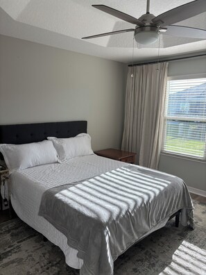 3 bedrooms, iron/ironing board, WiFi, bed sheets