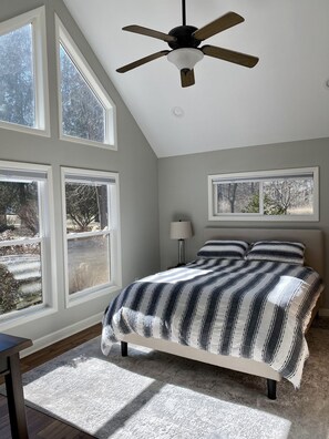 3 bedrooms, WiFi, bed sheets - Private Oasis Near Lake Michigan & Warren Dunes! (Sawyer)