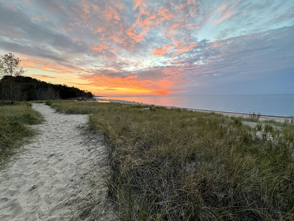 Beach - Private Oasis Near Lake Michigan & Warren Dunes! (Sawyer)