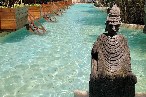 2 piscines extérieures