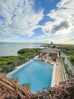 2 piscinas al aire libre