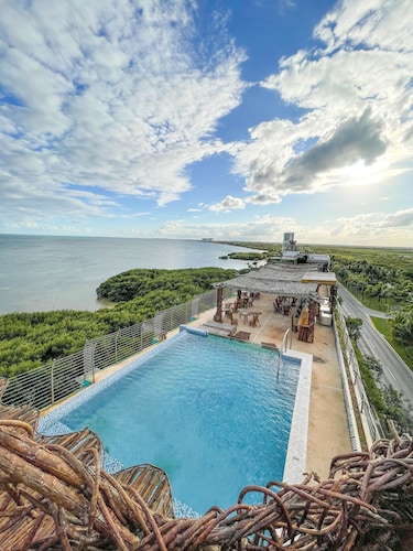 アクアズール リゾーツ アダルツ オンリー