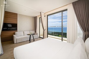 Escritorio, wifi gratis y ropa de cama