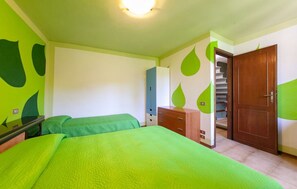 4 bedrooms, travel cot, free WiFi