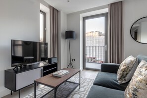 Télévision, chaîne hi-fi