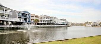 The Saltwater Cottage-Golf Cart & Linens Included in Ocean Lakes