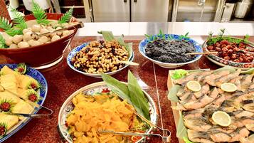Daily buffet breakfast for a fee
