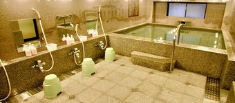 โรงแรมคูราชิกิ เอกิแมเอ ยูนิเวอร์ซัล