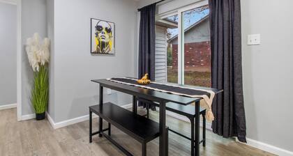 3BR Stylish Home In The Heart Of Russellville Great For Long Stays