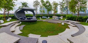 Outdoor dining - Scarletz Suites by Travelet Experience (Kuala Lumpur)