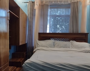 5 Schlafzimmer, Bügeleisen/Bügelbrett, WLAN, Bettwäsche