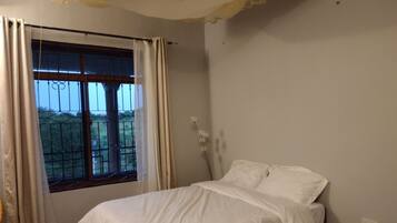 5 Schlafzimmer, Bügeleisen/Bügelbrett, WLAN, Bettwäsche