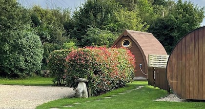 Cabin - Sleeps 2 - Parking - Stonehenge Close