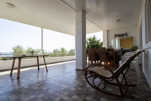 Captivating 2-Bed House